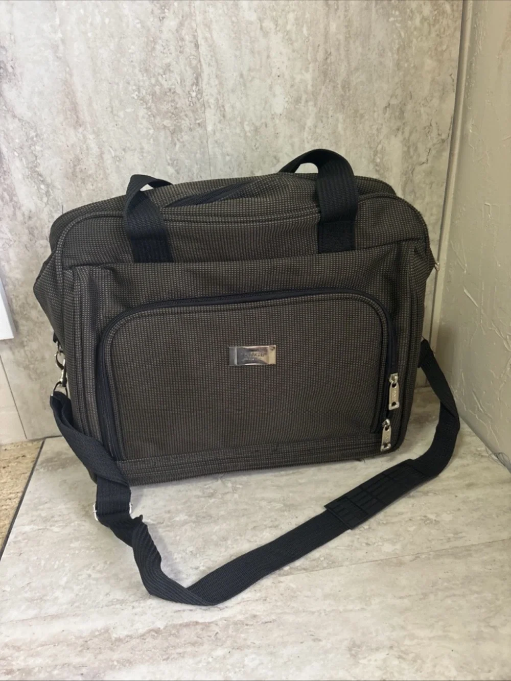 Image Traveler Vintage/ Overnight Carry On Bag/ 15 X 13x 6” Roller Bag- Slot EUC